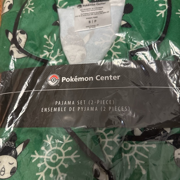 Pikachu Snowflakes Flannel Button-Up Pajama Set - Women’s Size S/P NWT - Picture 3 of 4